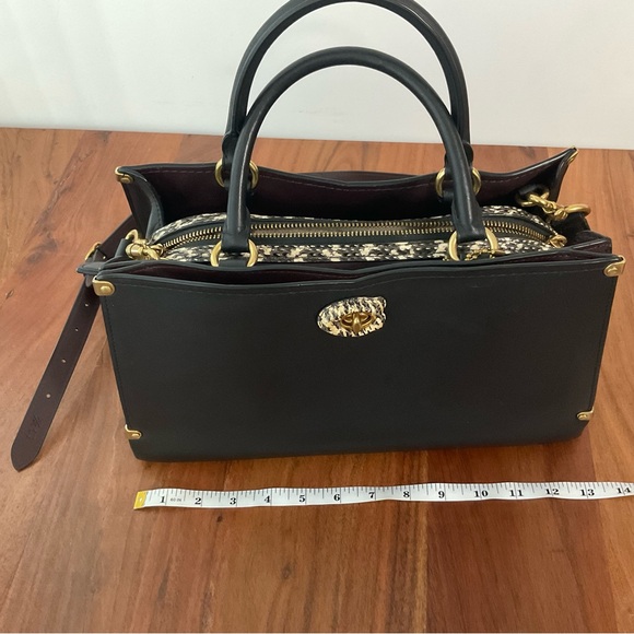 Coach Mason Caryall in black smooth leather with snakeskin detail - Picture 2 of 10